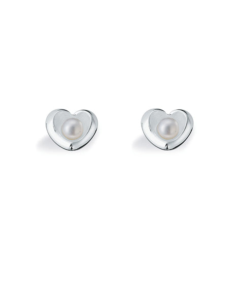 Pair of studs "SWEETHEART" from Spinning Jewelry, featuring sterling silver with freshwater pearls set in heart shaped motif.