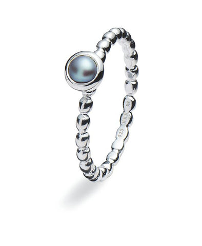 Sterling silver ring with grey freshwater pearl.