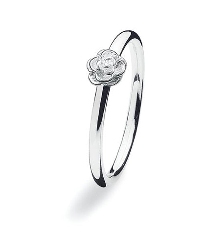Sterling silver ring with flower motif.