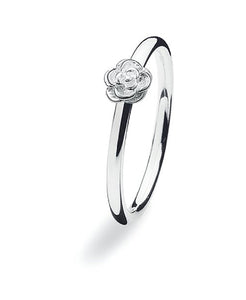 Sterling silver ring with flower motif.