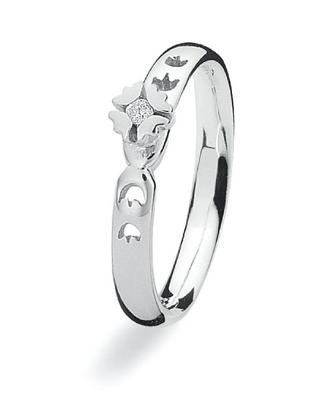 Sterling silver ring with diamond setting