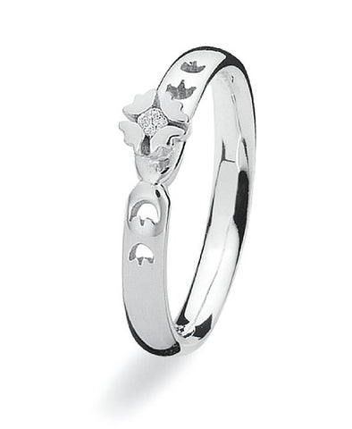 Sterling silver ring with diamond setting