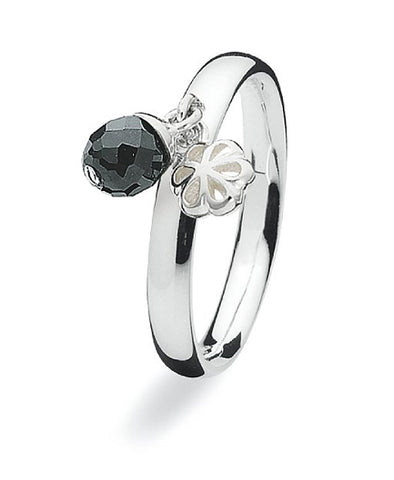 Sterling silver ring with onyx setting