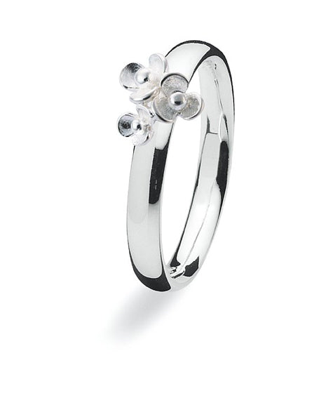 sterling silver Max ring featuring floral motif.