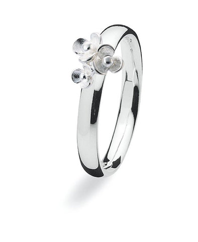 sterling silver Max ring featuring floral motif.
