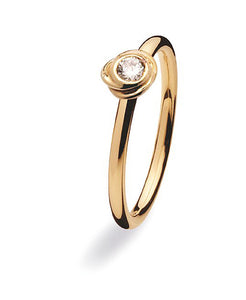 9 carat gold ring with cubic zirconia setting