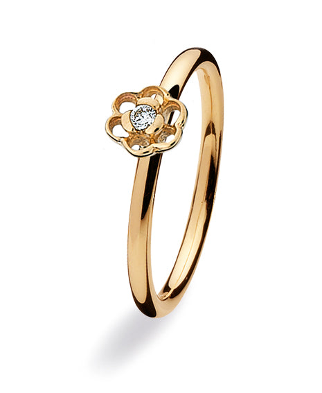 9 carat gold ring with cubic zirconia